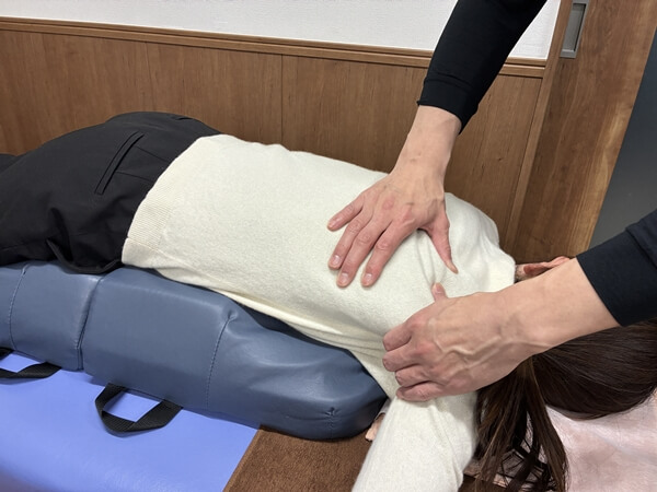 間接的に痛みに繋がる筋肉に対してアプローチ